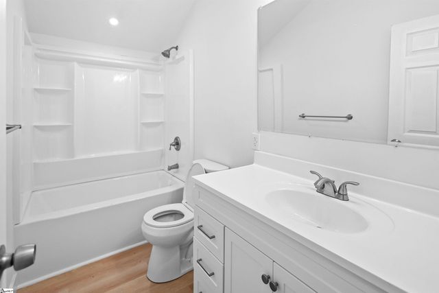 802 W Hampton Street, Laurens, SC 29360