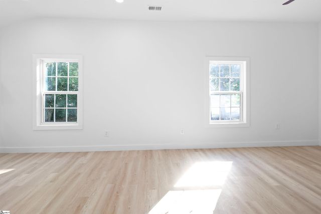 802 W Hampton Street, Laurens, SC 29360