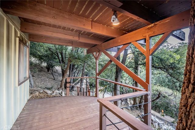 25123 Valle Drive, Crestline, CA 92325