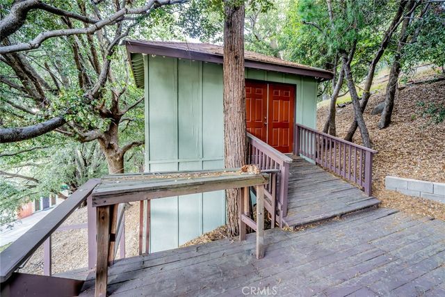 25123 Valle Drive, Crestline, CA 92325