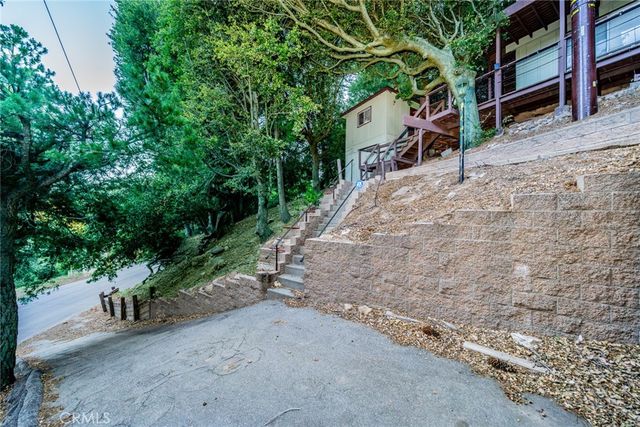 25123 Valle Drive, Crestline, CA 92325