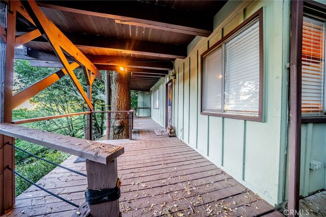 25123 Valle Drive, Crestline, CA 92325