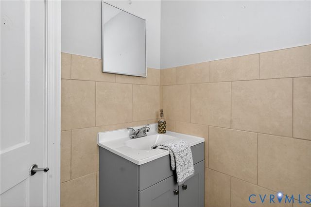 5910 Old Orchard Rd, Henrico, VA 23227