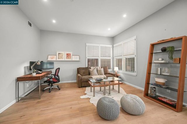 1161 Torrey Pines Pl, Clayton, CA 94517