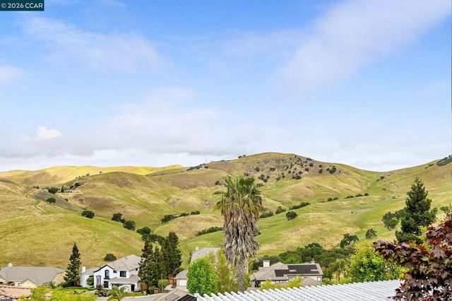 1161 Torrey Pines Pl, Clayton, CA 94517