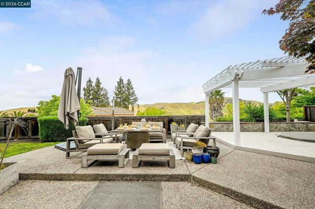 1161 Torrey Pines Pl, Clayton, CA 94517