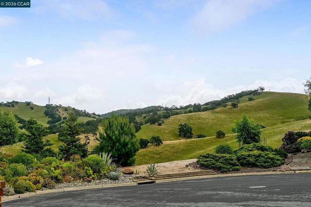 1161 Torrey Pines Pl, Clayton, CA 94517