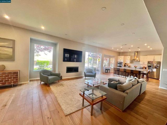 1161 Torrey Pines Pl, Clayton, CA 94517