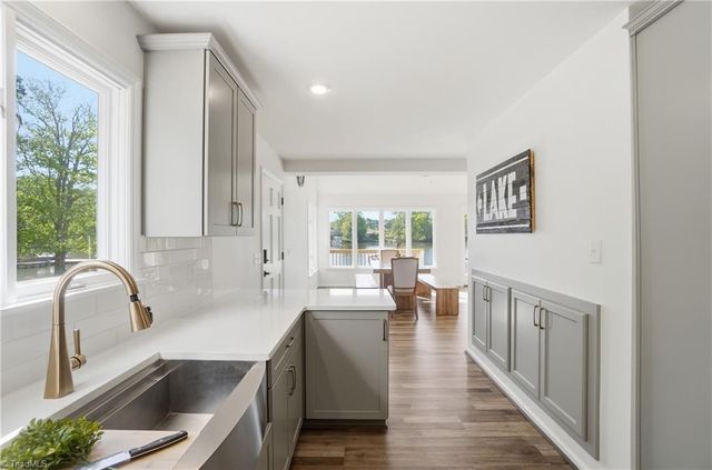 449 Island View Drive, Lexington, NC 27292