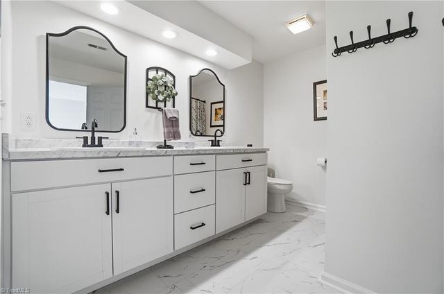 449 Island View Drive, Lexington, NC 27292