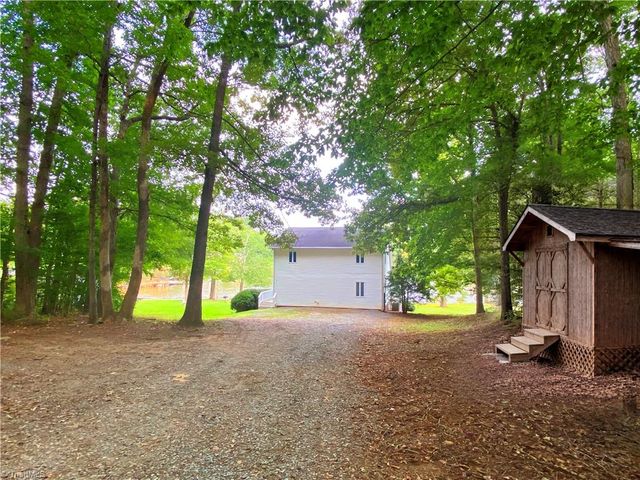 449 Island View Drive, Lexington, NC 27292