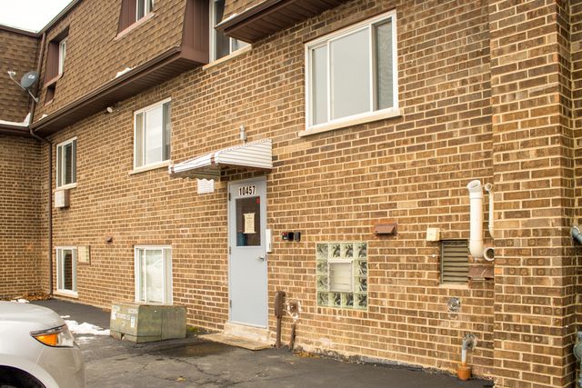 10457 Dearlove Road 1A, Glenview, IL 60025
