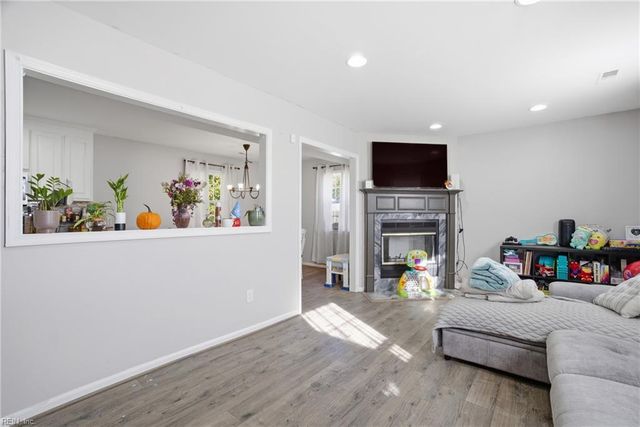 100 Eberly TER, Hampton, VA 23669