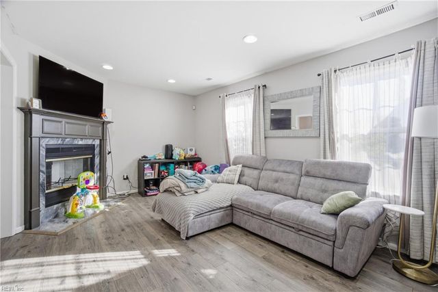 100 Eberly TER, Hampton, VA 23669