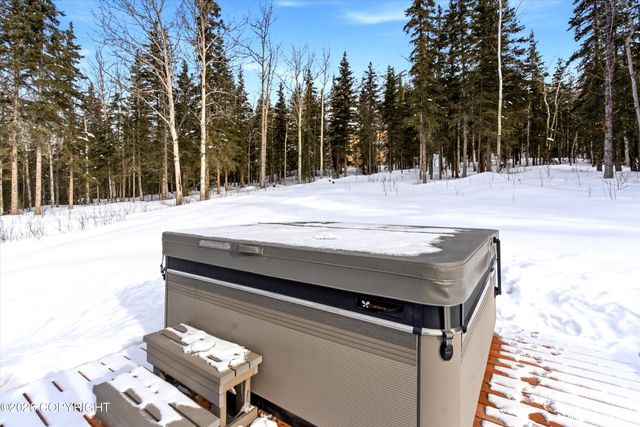 27365 Vantage Avenue, Eagle River, AK 99577