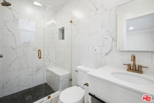 1215 N Hayworth Avenue 206, West Hollywood, CA 90046