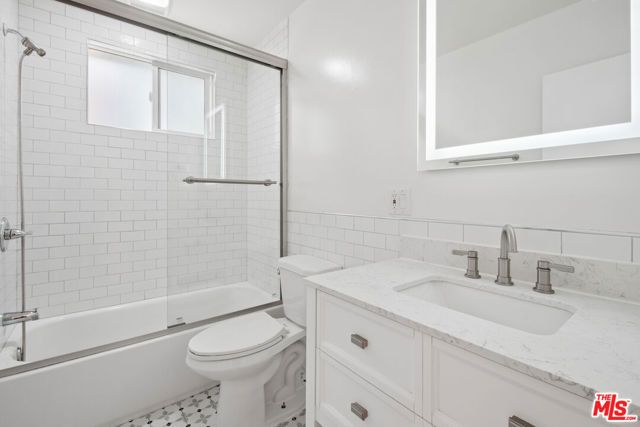 1215 N Hayworth Avenue 206, West Hollywood, CA 90046