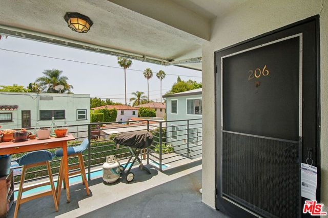 1215 N Hayworth Avenue 206, West Hollywood, CA 90046