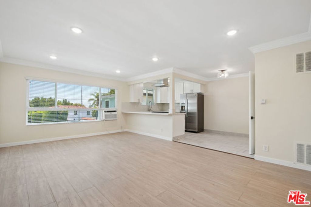 1215 N Hayworth Avenue 206, West Hollywood, CA 90046