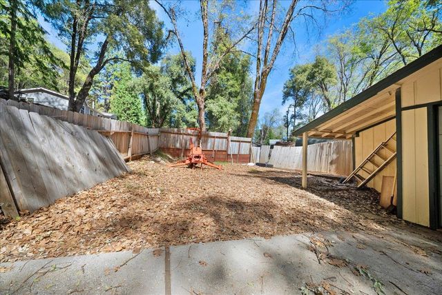 12399 Pawnee Trl, Nevada City, CA 95959