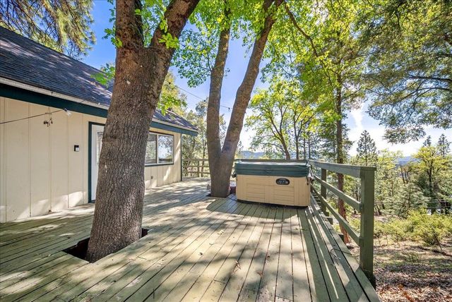 12399 Pawnee Trl, Nevada City, CA 95959