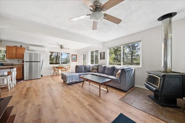 12399 Pawnee Trl, Nevada City, CA 95959