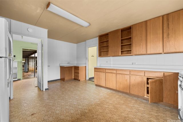 256 Kuliouou Road, Honolulu, HI 96821