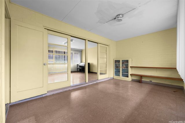 256 Kuliouou Road, Honolulu, HI 96821