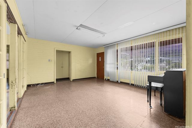 256 Kuliouou Road, Honolulu, HI 96821