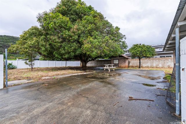 256 Kuliouou Road, Honolulu, HI 96821