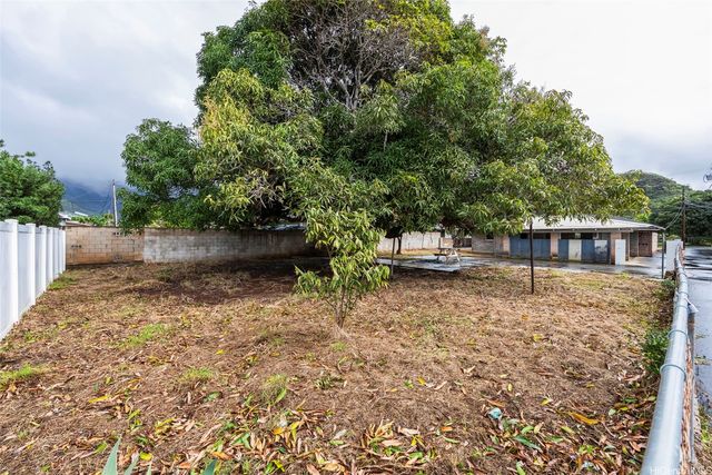 256 Kuliouou Road, Honolulu, HI 96821