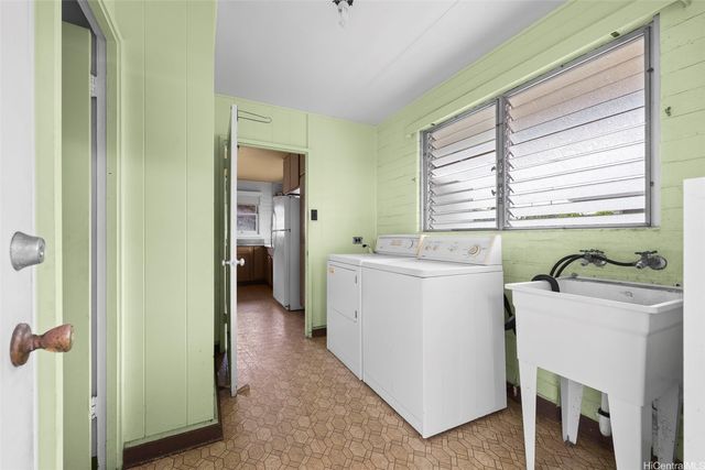 256 Kuliouou Road, Honolulu, HI 96821