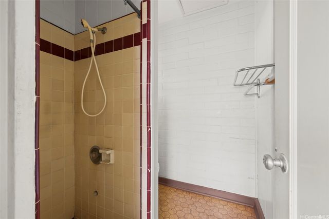 256 Kuliouou Road, Honolulu, HI 96821