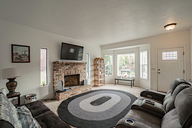 344 Rene Drive, Shady Cove, OR 97539
