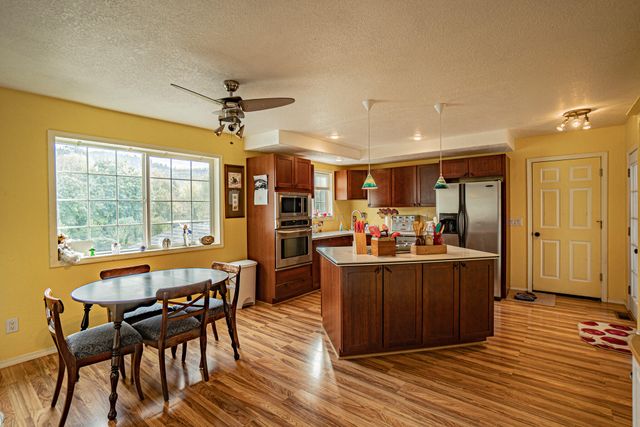 344 Rene Drive, Shady Cove, OR 97539