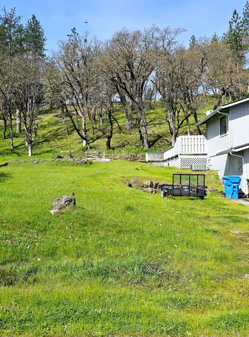 344 Rene Drive, Shady Cove, OR 97539