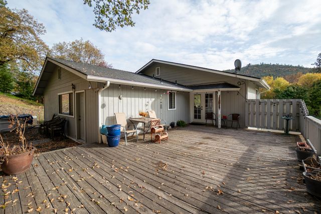 344 Rene Drive, Shady Cove, OR 97539