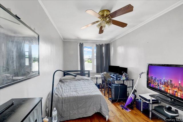 932 Neill Avenue, Bronx, NY 10462