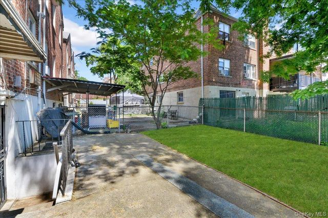 932 Neill Avenue, Bronx, NY 10462