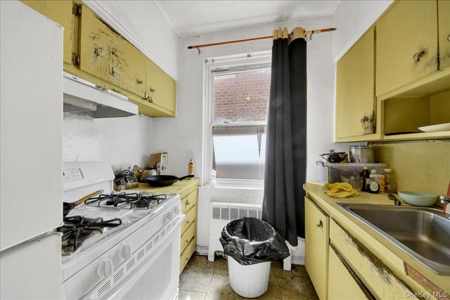 932 Neill Avenue, Bronx, NY 10462