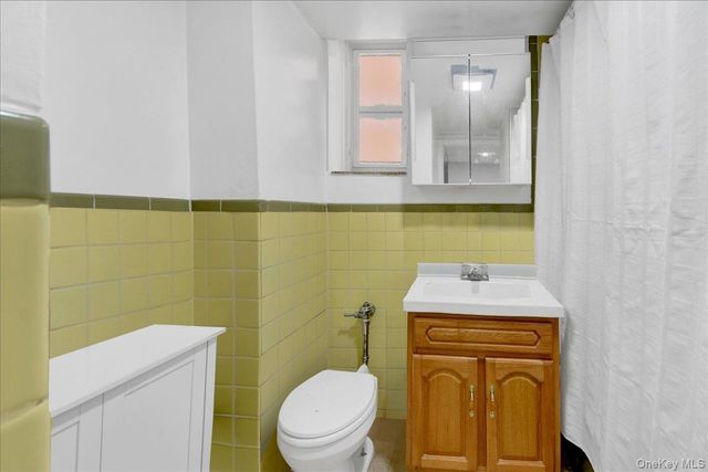 932 Neill Avenue, Bronx, NY 10462