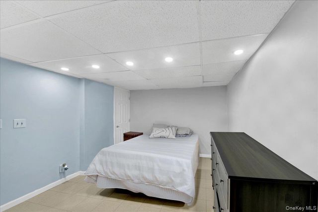 932 Neill Avenue, Bronx, NY 10462