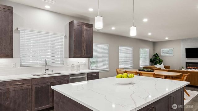 9230 NE 186th Place, Bothell, WA 98011