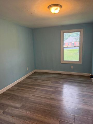 3021 Oaks Road, Paducah, KY 42003