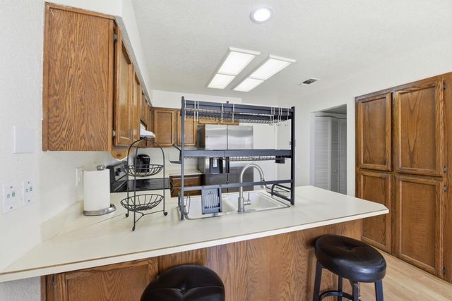 8467 Carlin Ave, Sacramento, CA 95823