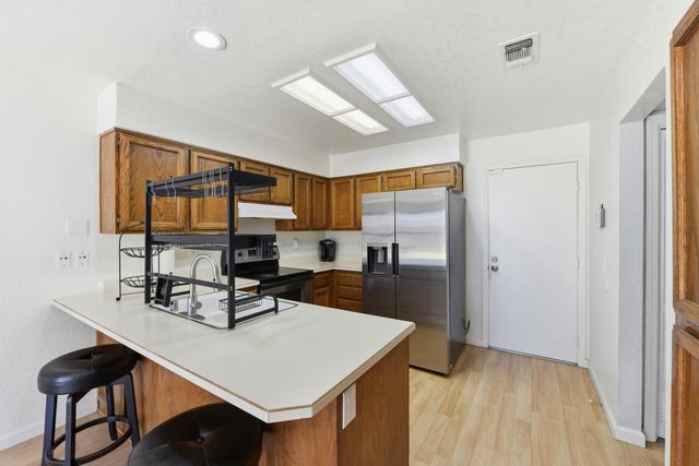 8467 Carlin Ave, Sacramento, CA 95823