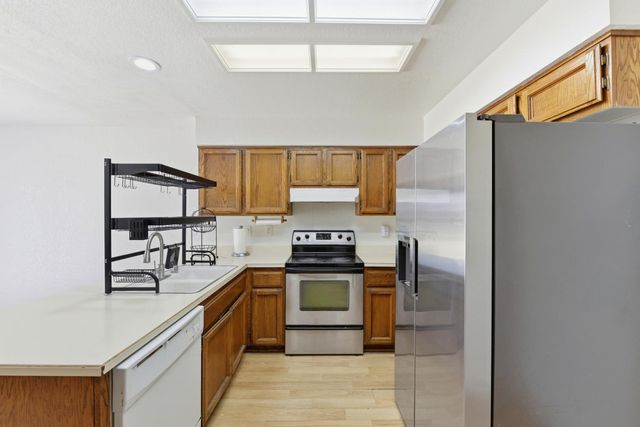 8467 Carlin Ave, Sacramento, CA 95823