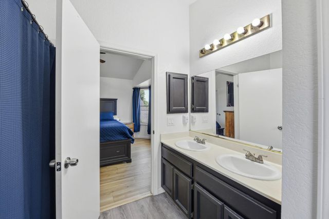 8467 Carlin Ave, Sacramento, CA 95823