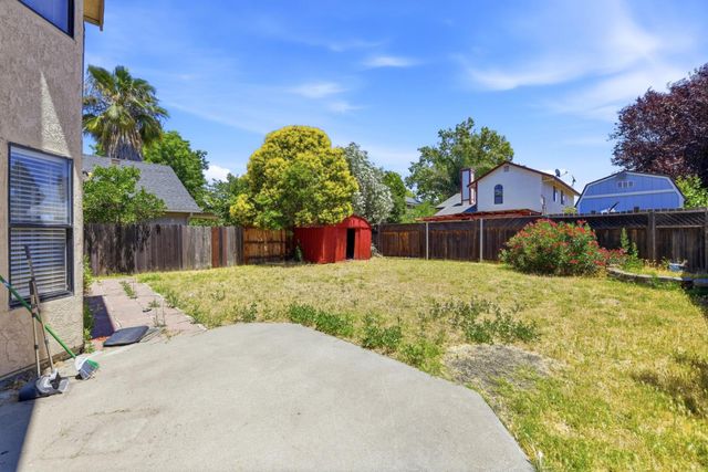 8467 Carlin Ave, Sacramento, CA 95823