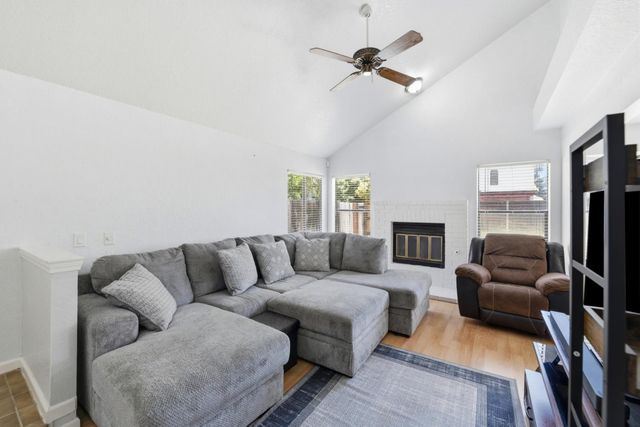 8467 Carlin Ave, Sacramento, CA 95823